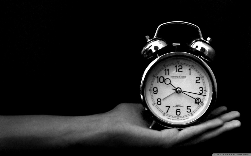 old_clock_black_and_white-wallpaper-2560x1600